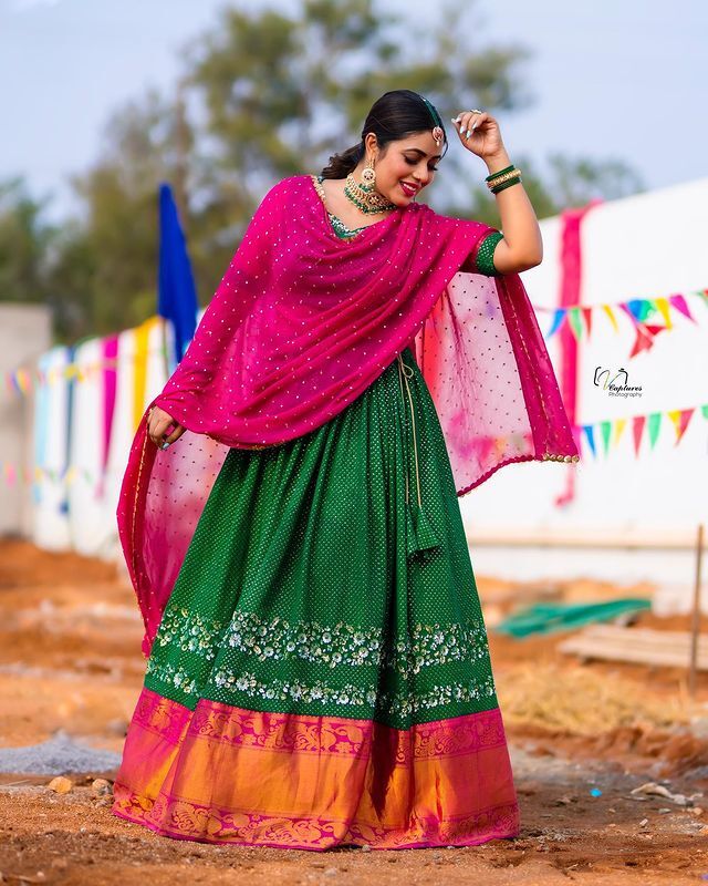  కట్టిపడేస్తున్న పూర్ణ అందాలు... కుర్రాళ్ల కళ్లను తిప్పుకోనివ్వండం లేదుగా..!!