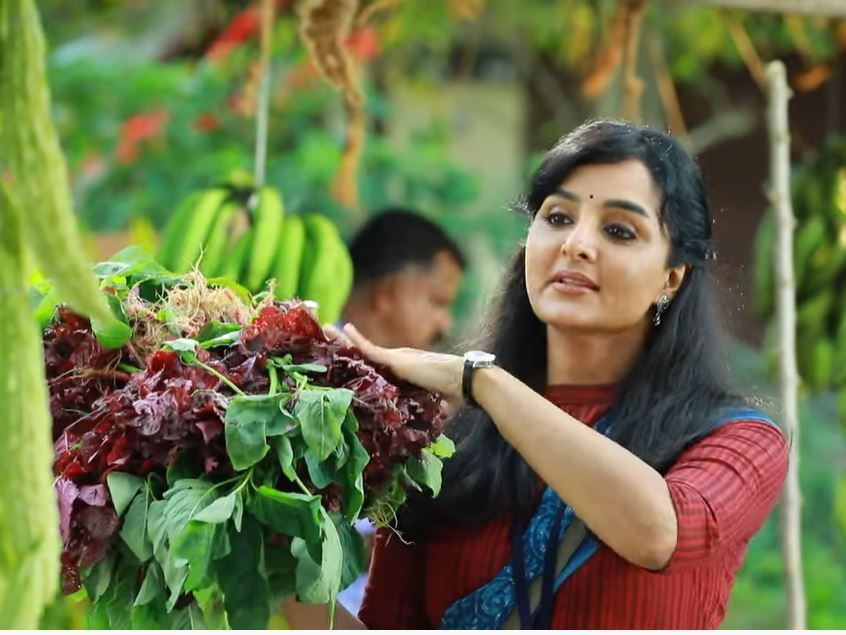 എന്തൊരു ലുക്കാണ് മഞ്ജു ചേച്ചി ഇത്, ചിരി ഒരു രക്ഷയും ഇല്ല: വൈറലായി മഞ്ജു വാര്യറുടെ ലൊക്കേഷന്‍ ദൃശ്യങ്ങള്‍