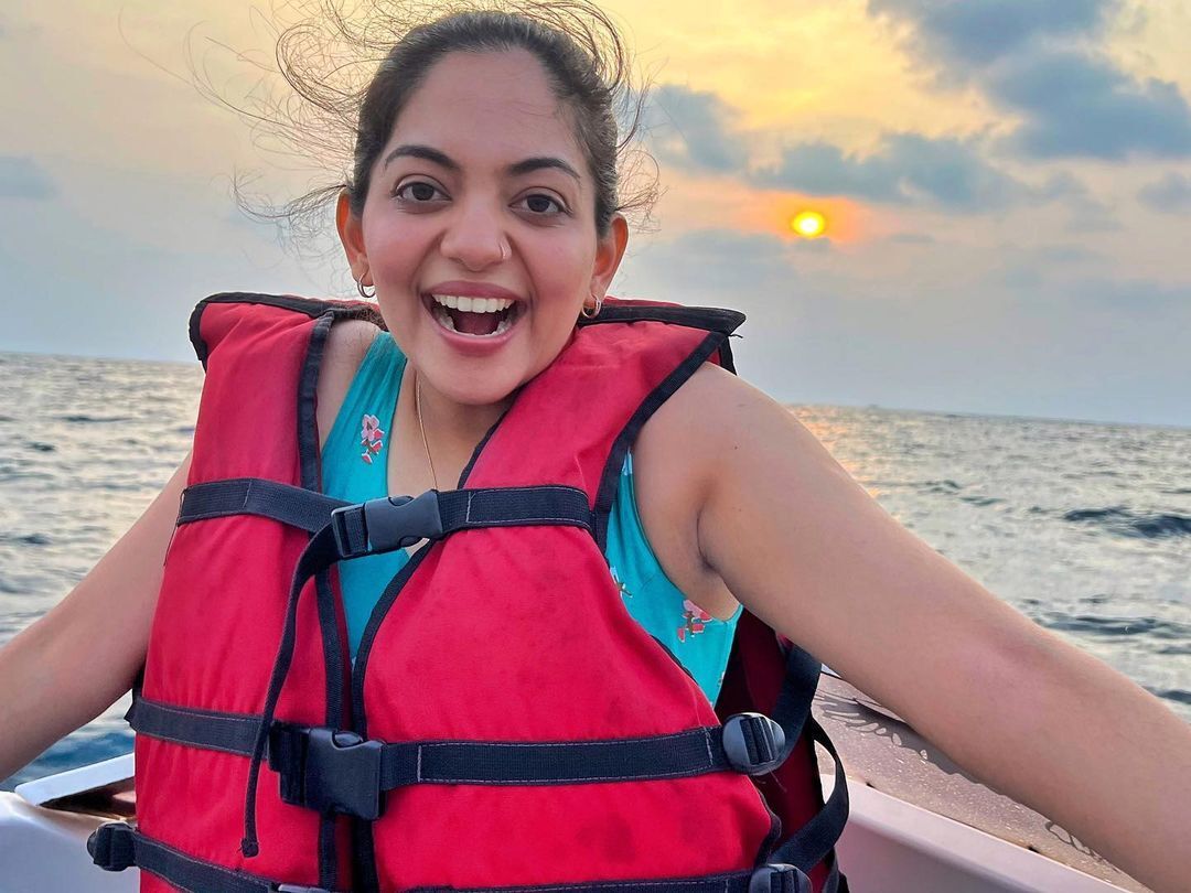 ക്യൂട്ട് അഹാനക്കുട്ടി...: വൈറാലായി അഹാന കൃഷ്ണയുടെ പുതിയ ചിത്രങ്ങള്‍