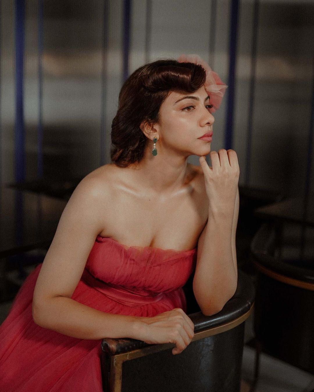 പെയിന്റിങ് പോലെ സുന്ദരം: വിന്റേജ് ഗ്ലാമറസ് ലുക്കില്‍ പ്രിയ നടി മഡോണ സെബാസ്റ്റ്യന്‍