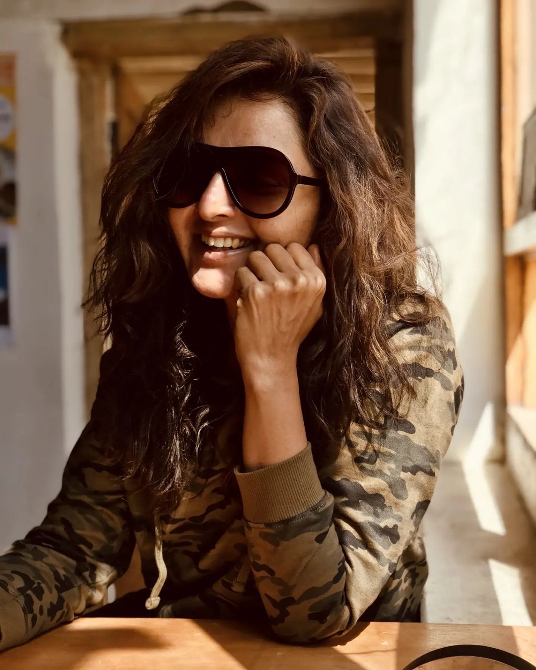  വനിതാ ദിനത്തിൽ ഫോട്ടോ പങ്കുവെച്ച് മഞ്ജു വാര്യർ....കിടിലൻ ക്യാപ്ഷനും..വളരെ ശരിയെന്ന് ആരാധകർ