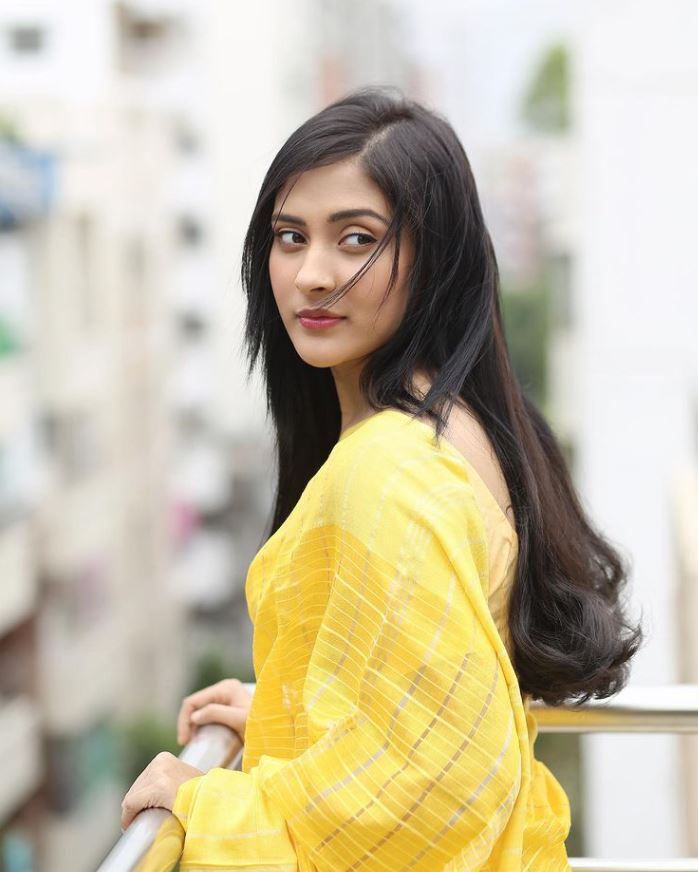 বাংলাদেশ টেলিভিশনের পরিচিত মুখ মেহজাবিন চৌধুরীর হাসিতে মুগ্ধ তাঁর ভক্তরা |  Mehazabien Chowdhury Win Her Fans Heart With Her Beautiful Smile - Bengali  Oneindia
