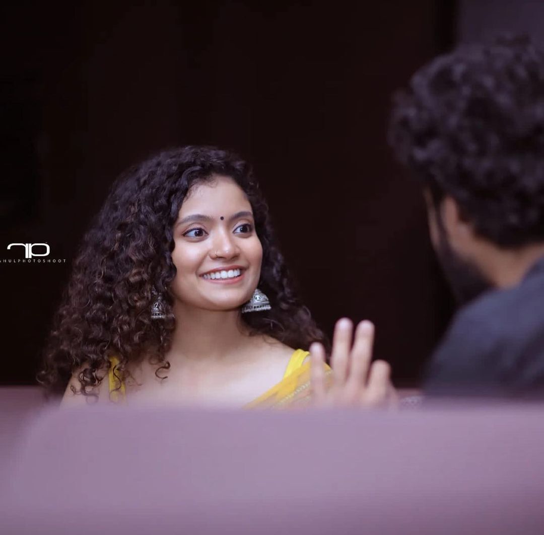 ബീച്ചിലൊരു ചില്ലിങ്ങ്: വൈറലായി പ്രിയതാരം അന്ന ബെന്നിന്റെ പുത്തന്‍ ചിത്രങ്ങള്‍ 