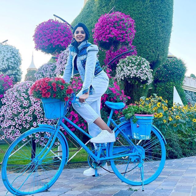 കിടിലന്‍ ലുക്കില്‍ നടി നൈല ഉഷ; വിശ്വസിക്കാന്‍ പ്രയാസമെന്ന് ആരാധകര്‍, വൈറല്‍ ചിത്രങ്ങള്‍