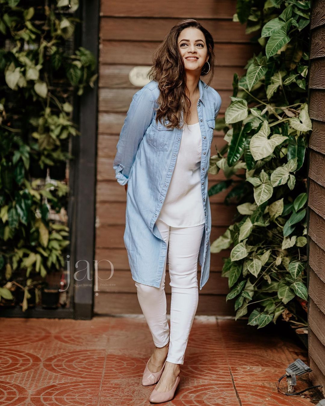  'ബ്ലൂം ആന്റ് ഗ്രോ'; കിടിലൻ ഫോട്ടോഷൂട്ടുമായി ഭാവന..ഫോട്ടോകൾ വൻ വൈറൽ..കമന്റുമായി ബർഖാ ദത്ത്