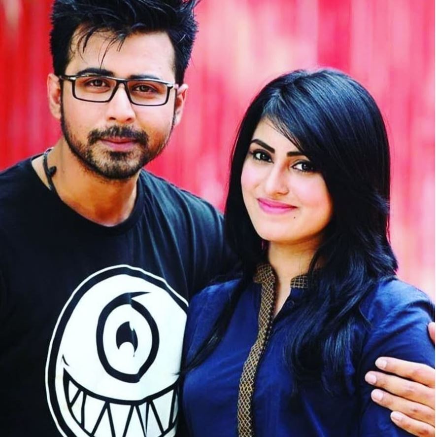 খোলা চুল, হালকা লিপস্টিকে সোশ্যাল মিডিয়ায় উষ্ণতার পারদ ছড়াচ্ছেন আনিকা কবির শখ