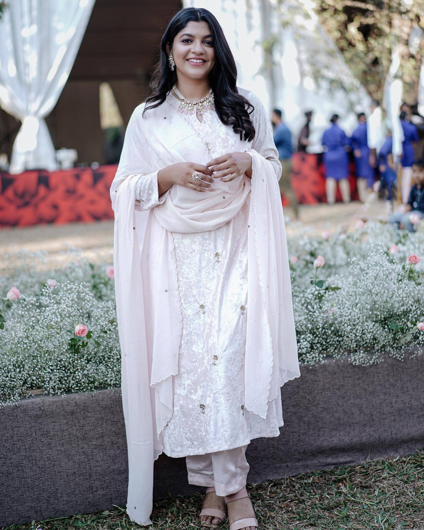 സൗന്ദര്യം നിറച്ച് അപര്‍ണ ബാലമുരളി; നടിയുടെ വൈറല്‍ ചിത്രങ്ങള്‍ കാണാം