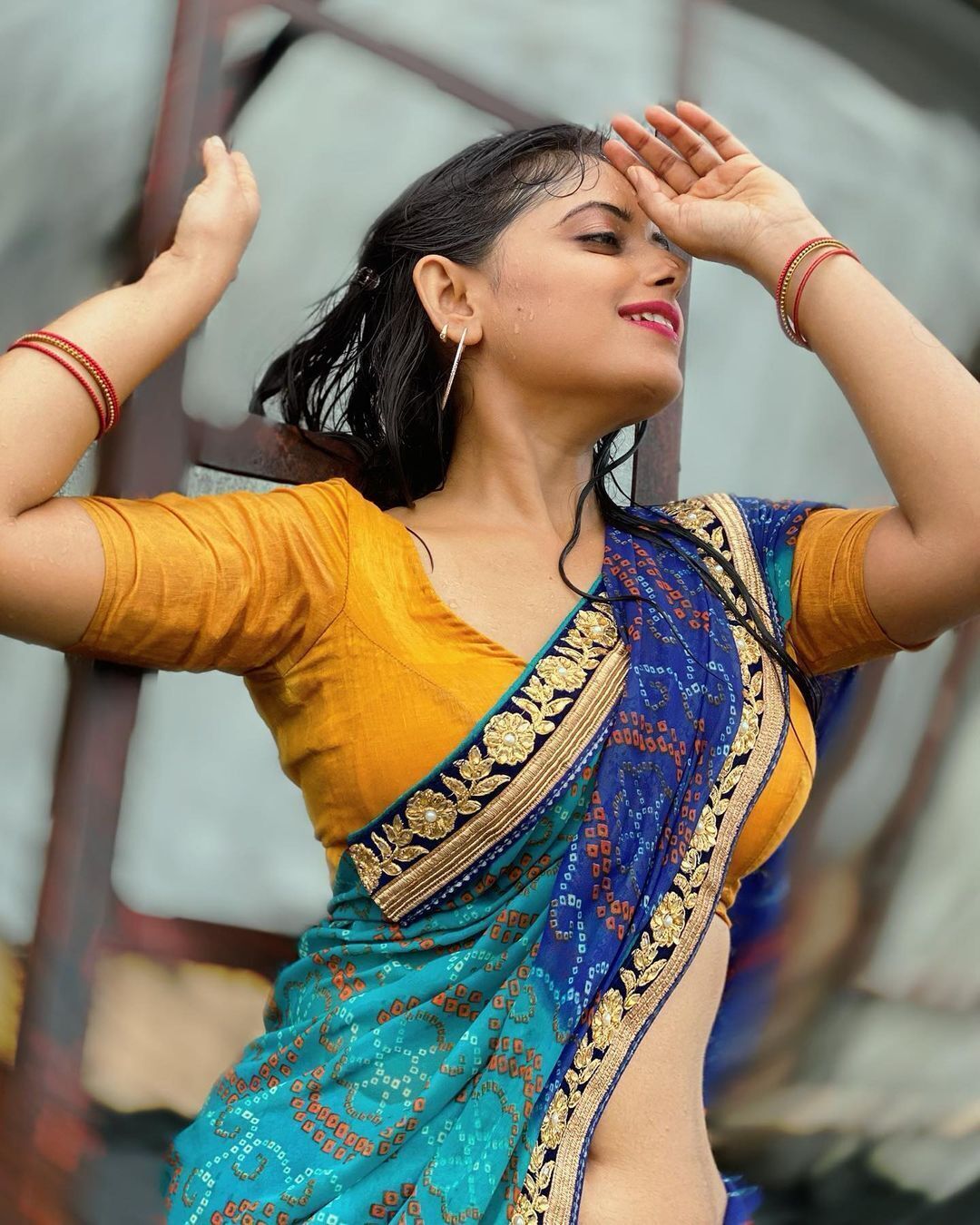 ওটিটি খ্যাত স্নেহার বোল্ড ছবি সোশ্যাল মিডিয়ায় ভাইরাল হয়েছে, দেখুন ছবি 