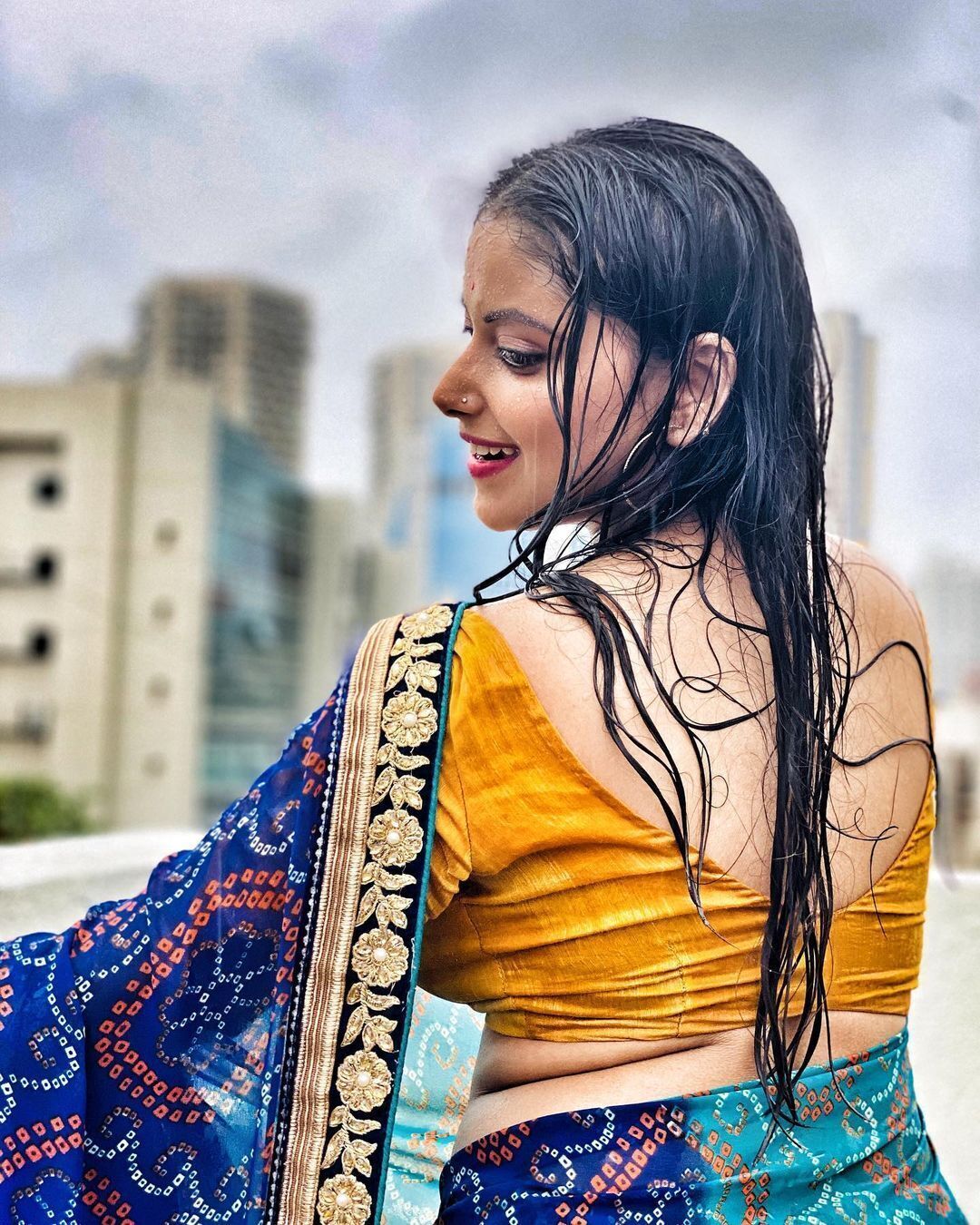 ওটিটি খ্যাত স্নেহার বোল্ড ছবি সোশ্যাল মিডিয়ায় ভাইরাল হয়েছে, দেখুন ছবি 
