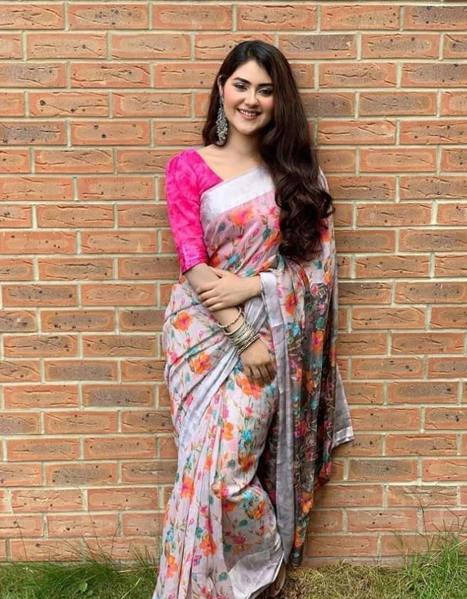 ওপার বাংলার জনপ্রিয় অভিনেত্রী শায়না আমিন বাস্তবেও কতটা সুন্দর দেখে নিন 