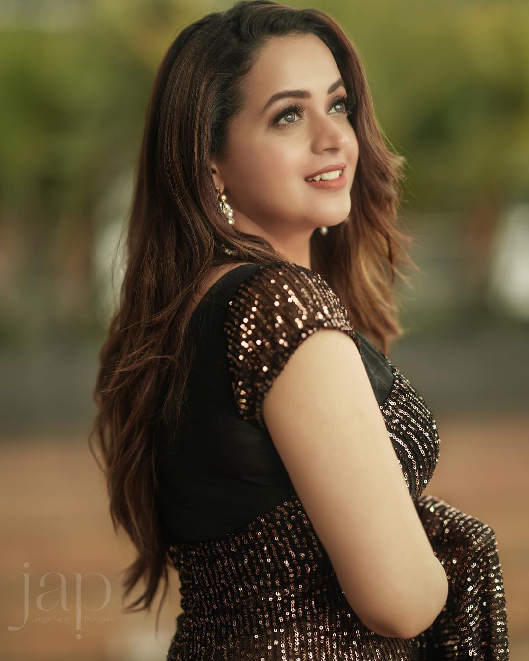 യെന്താ ചിരി.. യെന്താ ഭംഗി.. ഇത്ര സുന്ദരിയോ! ഭാവനയുടെ പുതിയ ചിത്രങ്ങൾ വൈറൽ