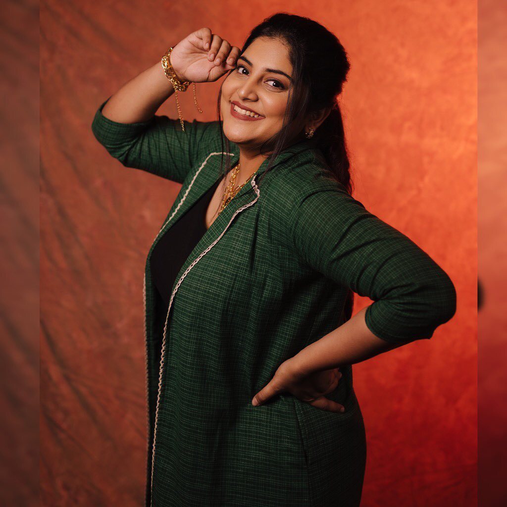 ഞങ്ങളുടെ സ്വന്തം ചബ്ബി ക്യൂന്; മഞ്ജിമയുടെ ഏറ്റവും പുതിയ ചിത്രങ്ങള് ...