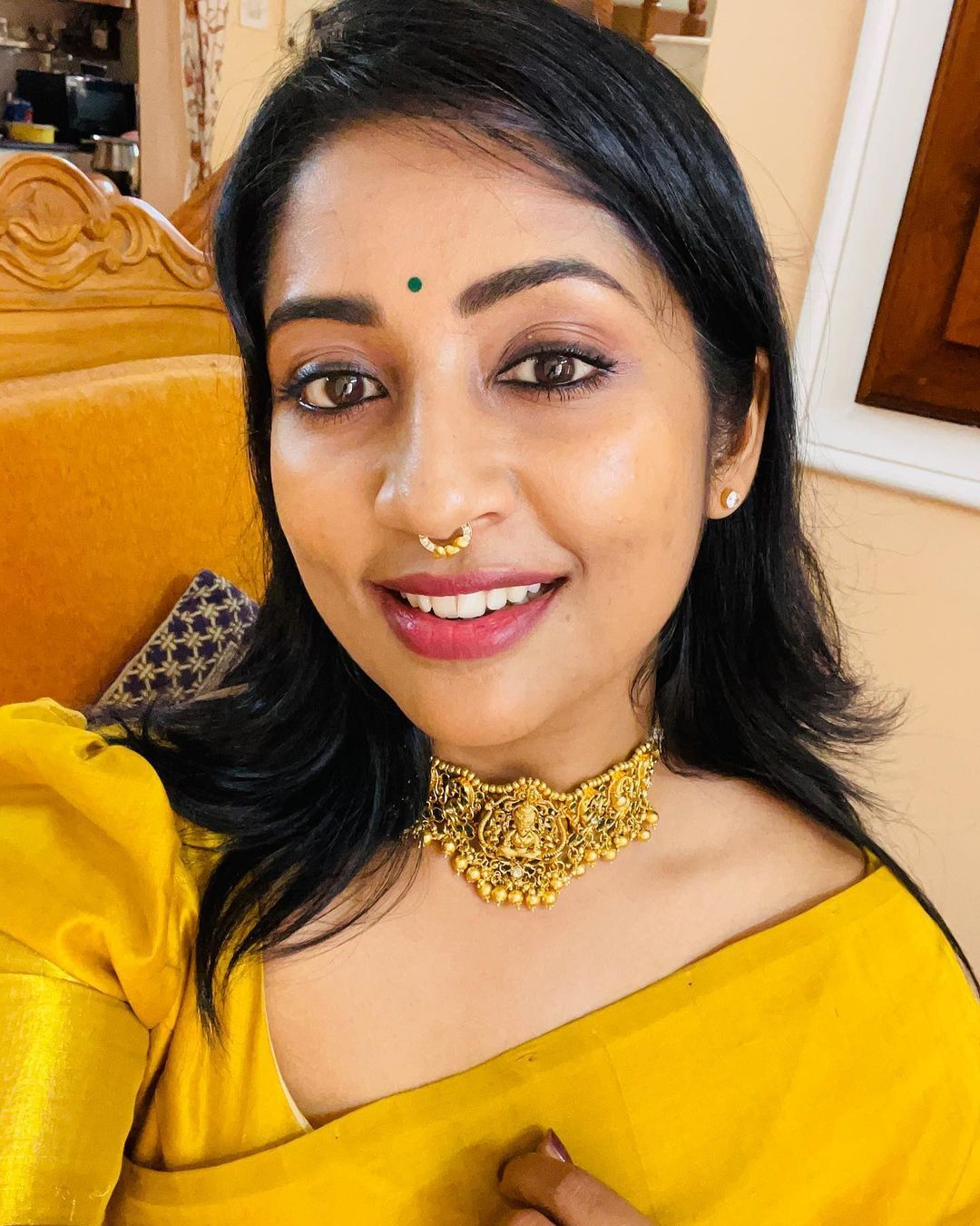 സാരിയില്‍ തിളങ്ങി നവ്യനായര്‍; ഏറ്റവും പുതിയ ചിത്രങ്ങള്‍ ഏറ്റെടുത്ത് ആരാധകര്‍
