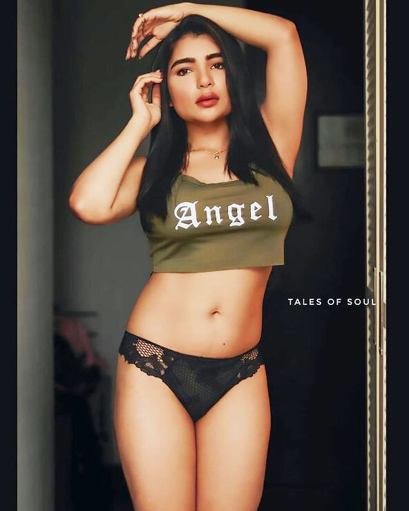 Photos: 'पलंग तोड़' फेम एक्ट्रेस अदिति कोहली हैं असल जिंदगी में बेहद ही Bold,तस्वीरें देख मदहोश हो रहे फैंस