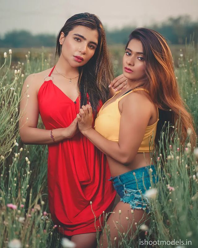 Photos: 'पलंग तोड़' फेम एक्ट्रेस अदिति कोहली हैं असल जिंदगी में बेहद ही Bold,तस्वीरें देख मदहोश हो रहे फैंस