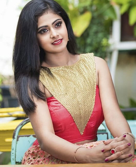 Photos: जानिए कौन हैं साउथ की सुपर एक्ट्रेस मेघाश्री जिनकी Smile पर दिल हार जाते हैं फैंस