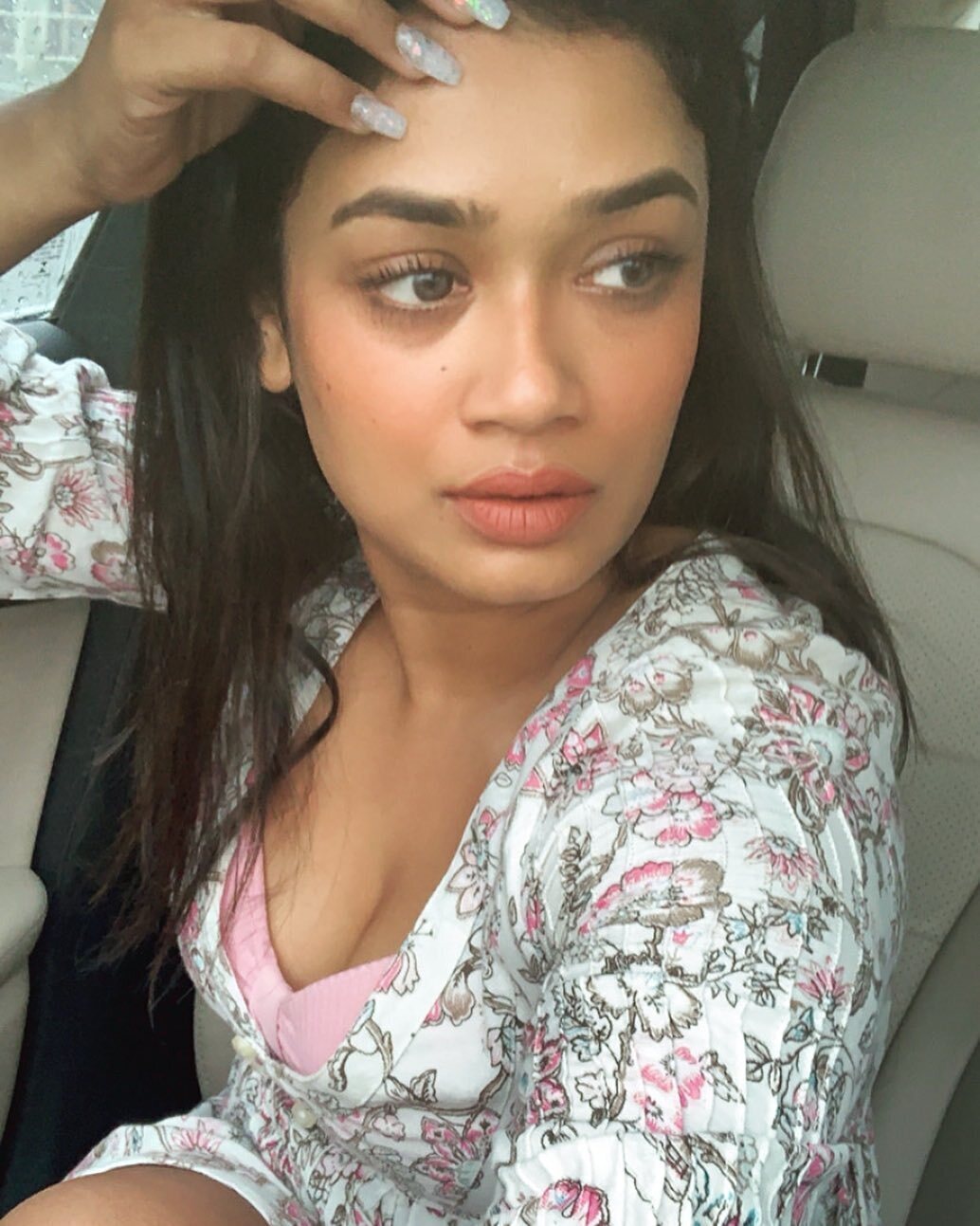 PHOTOS : “வர்ணிக்க வார்த்தைகளே இல்லை“.. ஹாட் ட்ரெஸ்ஸில் மனதை மயக்கும் ஸ்வயம் சித்தா! 