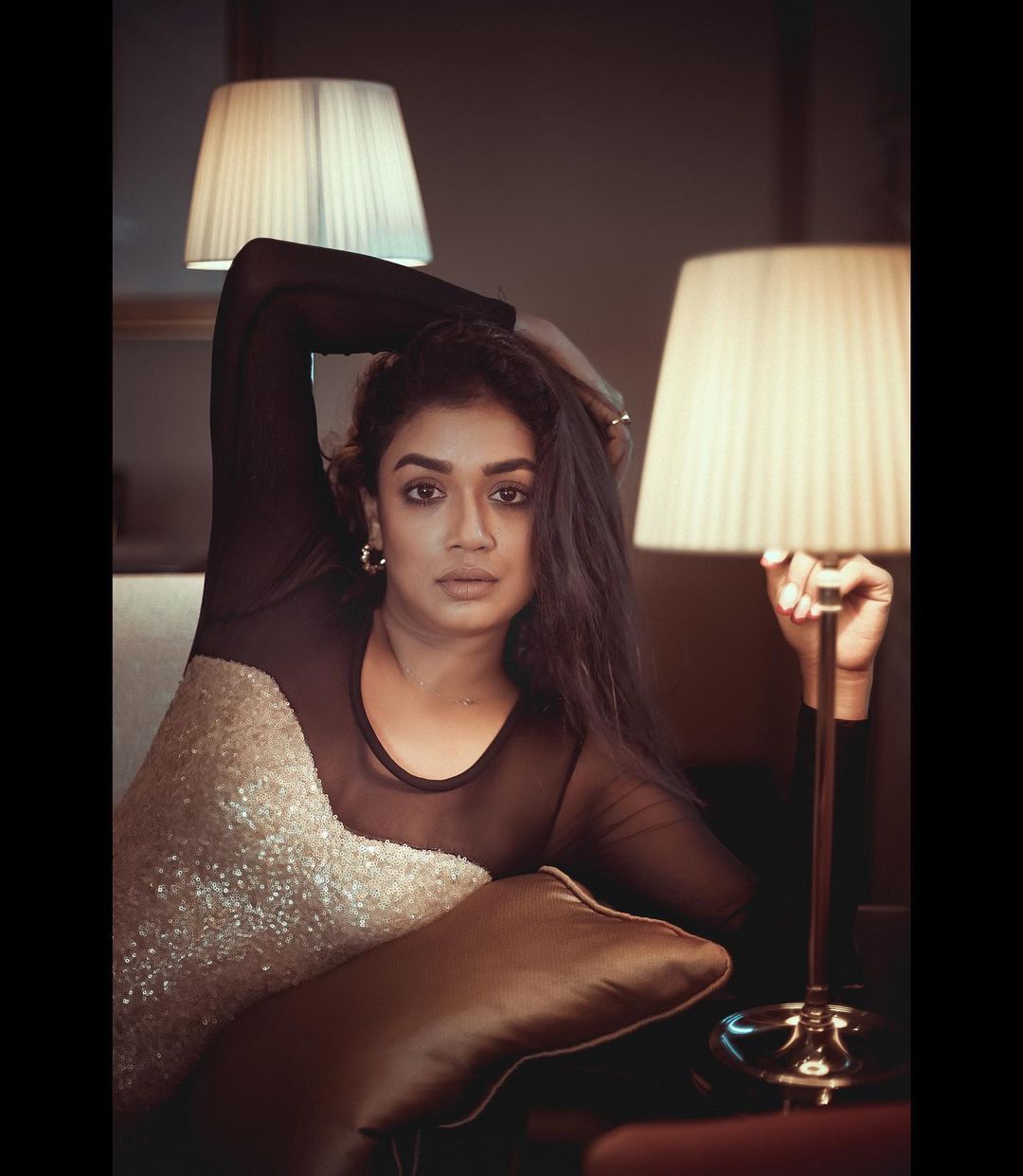 PHOTOS : “வர்ணிக்க வார்த்தைகளே இல்லை“.. ஹாட் ட்ரெஸ்ஸில் மனதை மயக்கும் ஸ்வயம் சித்தா! 