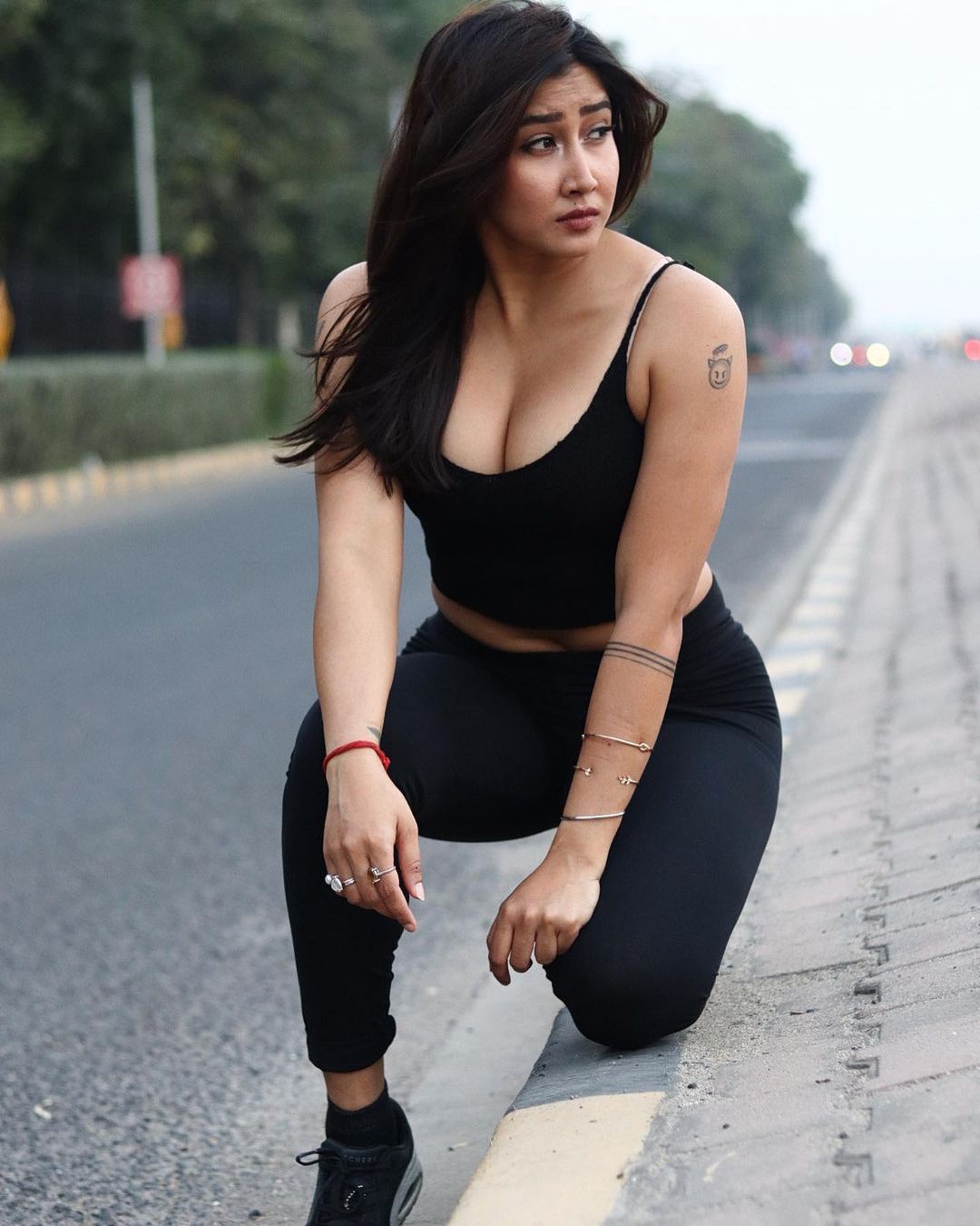 PHOTOS : கருப்பு பிகினியில் ஹாட் போட்டோஷூட்... சோபியாவின் வேற லெவல் லேட்டஸ்ட் கவர்ச்சி போட்டோஸ்! 