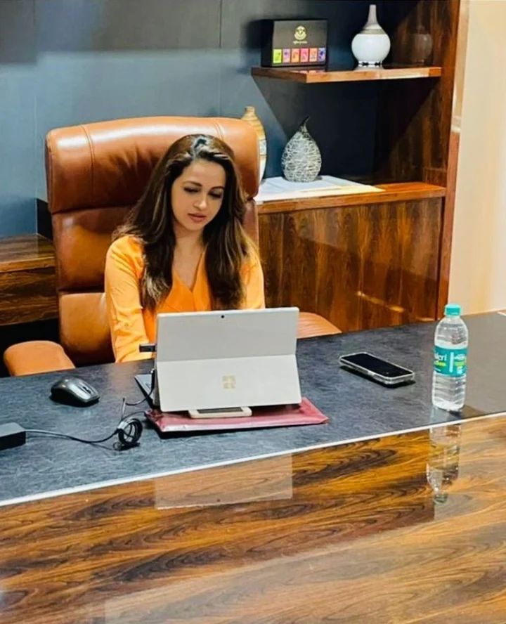 ആ യാത്ര ബുദ്ധിമുട്ടേറിയത്.. എന്റെ ഫീനിക്സ് പക്ഷീ... ഭാവനയുടെ വൈറൽ ചിത്രങ്ങൾ കാണാം