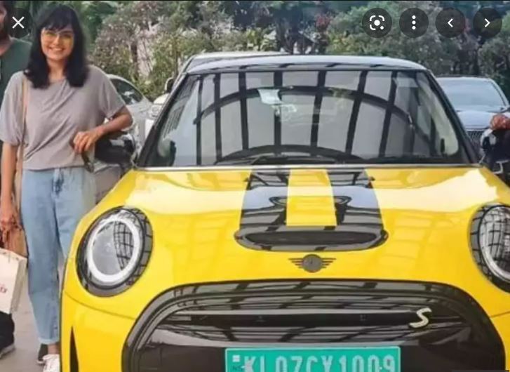 ഹേയ് മിസ്റ്റർ.. ഇതെന്റെ പുത്തന്‍ മിനി കൂപ്പർ; പുതിയ കാർ സ്വന്തമാക്കി മഞ്ജു വാര്യർ