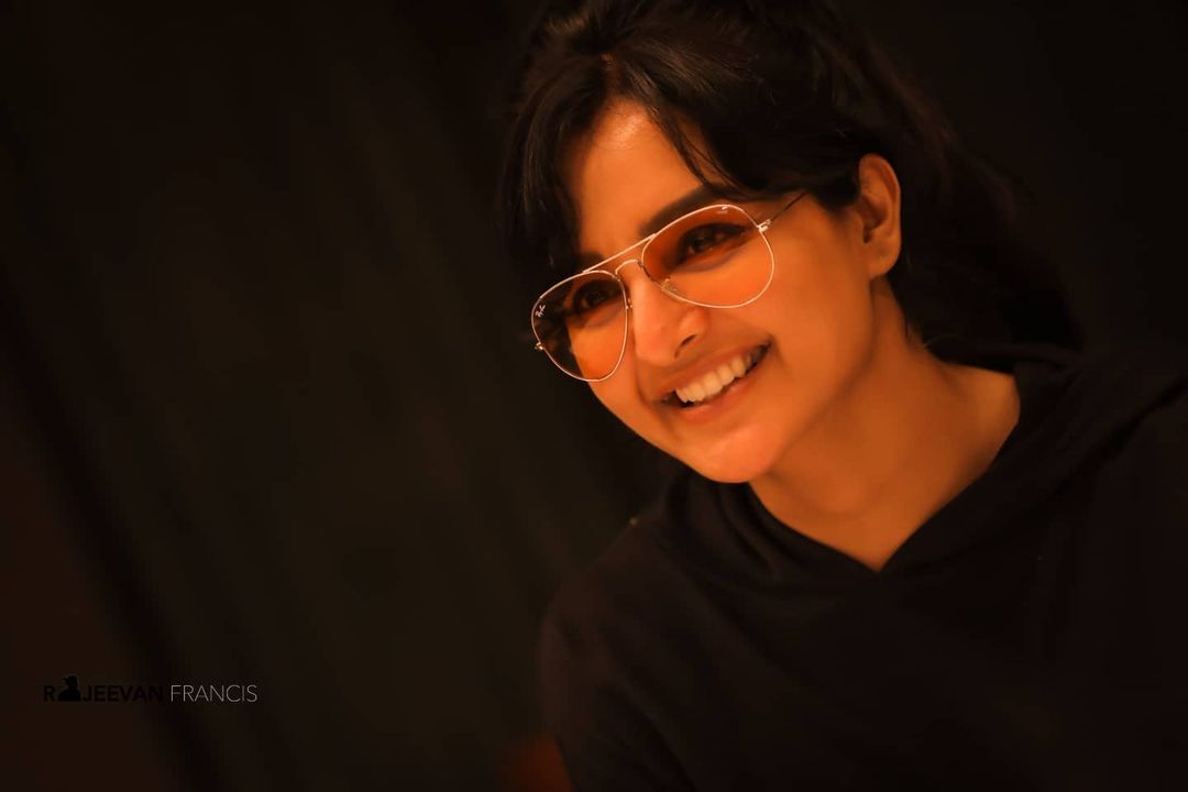 ഇത് ഡാന്‍സ് മാസ്റ്റർ വിക്രം.. സോറി പ്രഭുദേവേ സ്റ്റാർ; 'സാറി'നൊപ്പമുള്ള ചിത്രവുമായി മഞ്ജു വാര്യർ