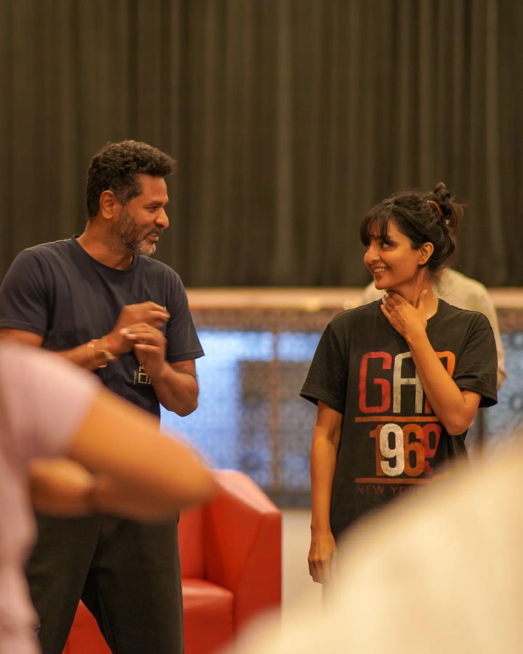 ഇത് ഡാന്‍സ് മാസ്റ്റർ വിക്രം.. സോറി പ്രഭുദേവേ സ്റ്റാർ; 'സാറി'നൊപ്പമുള്ള ചിത്രവുമായി മഞ്ജു വാര്യർ