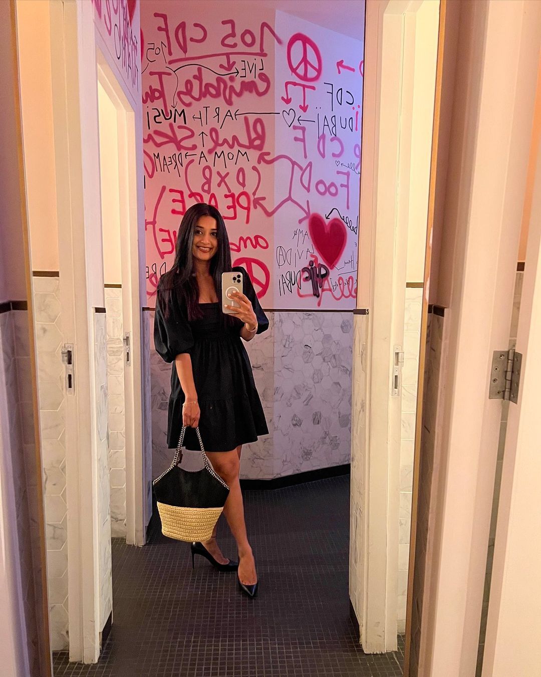 ഇത് നമ്മുടെ മീരാ ജാസ്മിന്‍ തന്നെയാണോ..: ഞെട്ടിച്ച് പുതിയ മേക്കാവർ