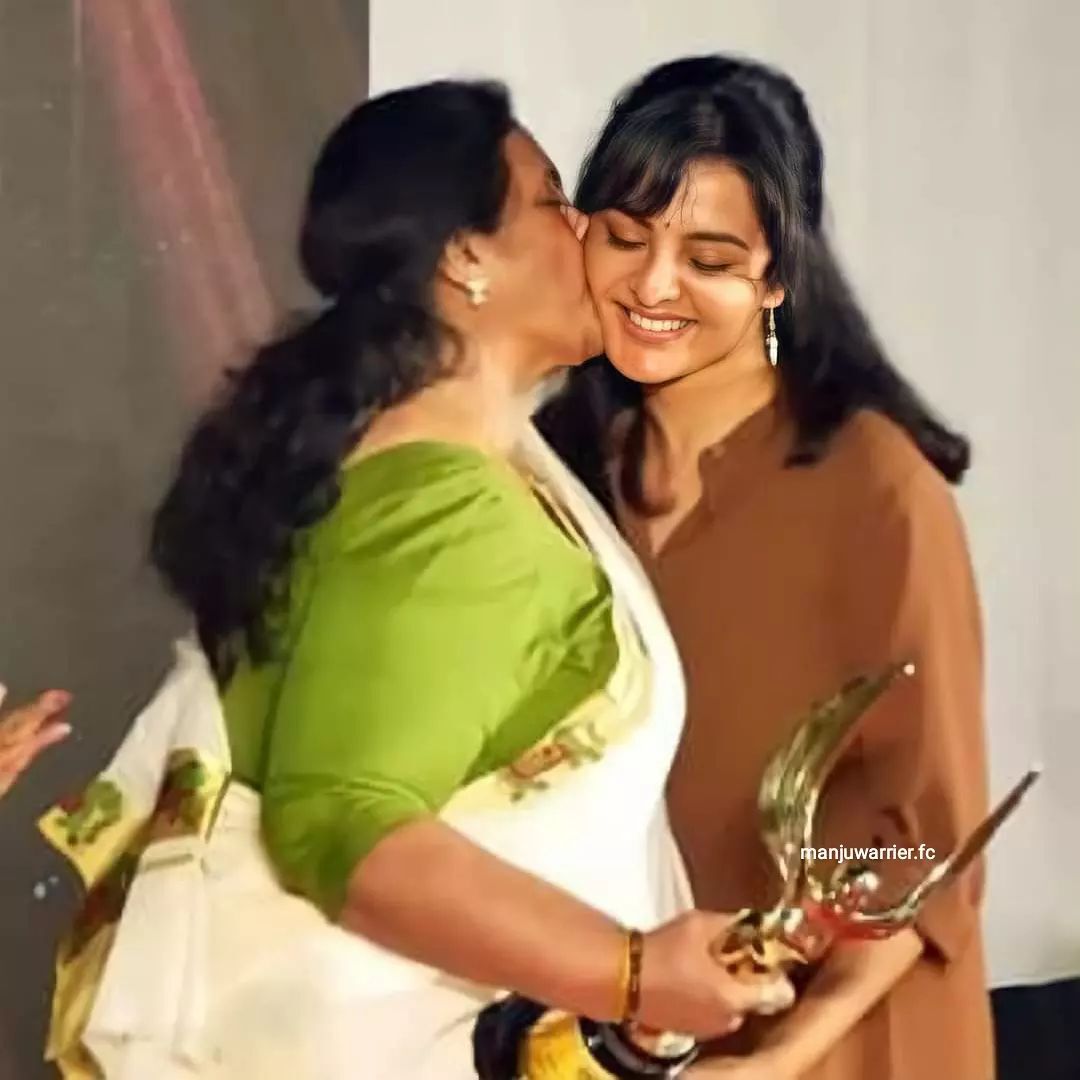 എനിക്ക് ഭയങ്കര ഇഷ്ടമാണ് മഞ്ജുക്കുട്ടിയെ; ചേര്‍ത്ത് നിര്‍ത്തി സീമ... നടിയുടെ എവര്‍ഗ്രീന്‍ ചിത്രങ്ങള്‍