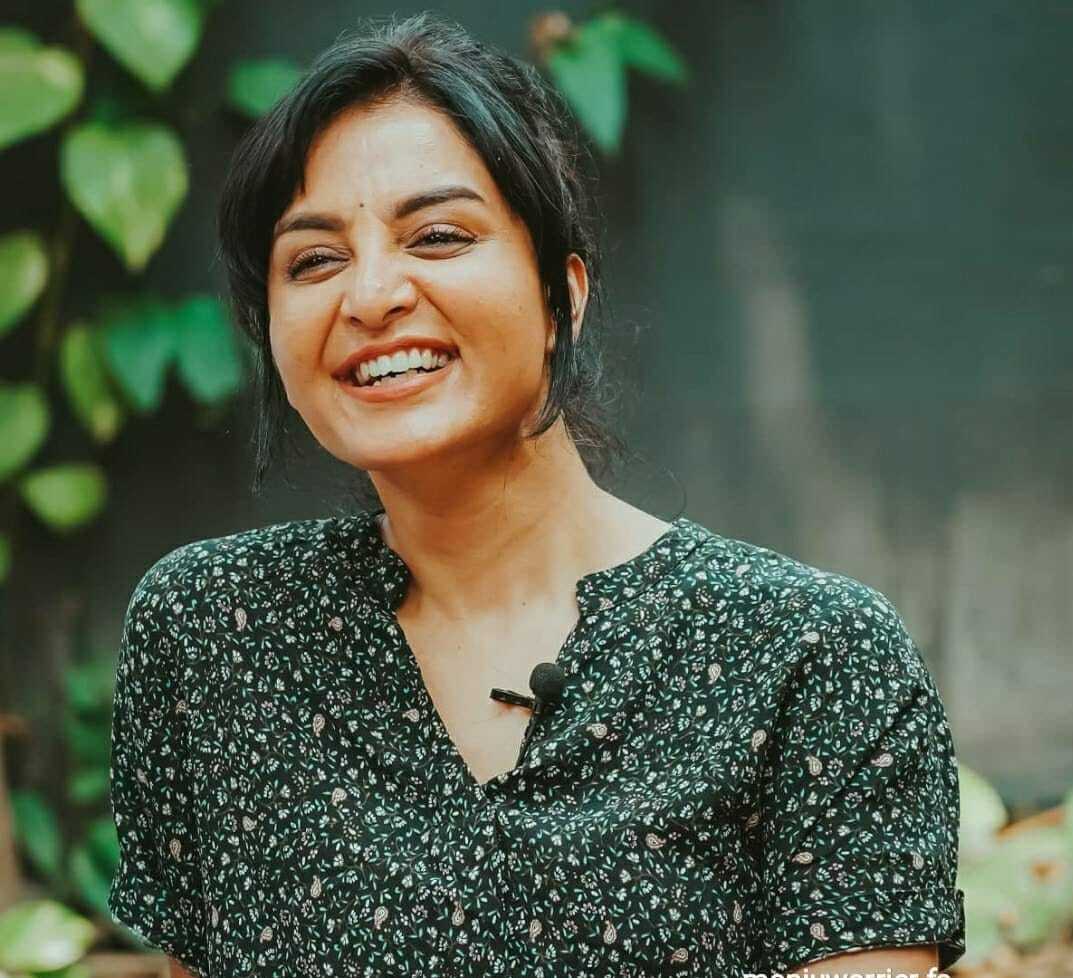 എനിക്ക് ഭയങ്കര ഇഷ്ടമാണ് മഞ്ജുക്കുട്ടിയെ; ചേര്‍ത്ത് നിര്‍ത്തി സീമ... നടിയുടെ എവര്‍ഗ്രീന്‍ ചിത്രങ്ങള്‍