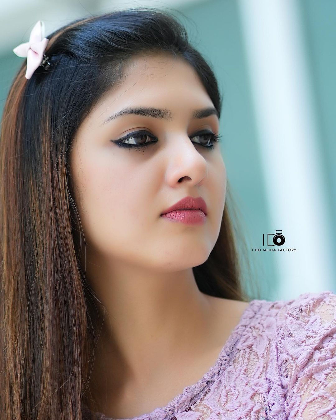   'ഉഫ്...ബ്യൂട്ടി'; ഗായത്രി സൂരേഷിന്റെ കിടിലൻ ലുക്ക്..വൈറലായി ഫോട്ടോകൾ 