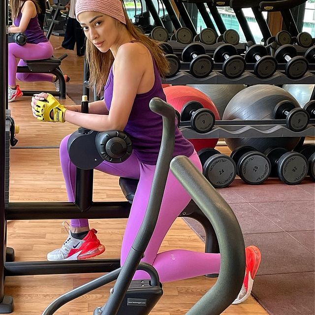 കറുപ്പില്‍ ഗ്ലാമറായി റായ് ലക്ഷ്മി; നടിയുടെ മാലിദ്വീപ് ചിത്രങ്ങള്‍ ഏറ്റെടുത്ത് ആരാധകര്‍