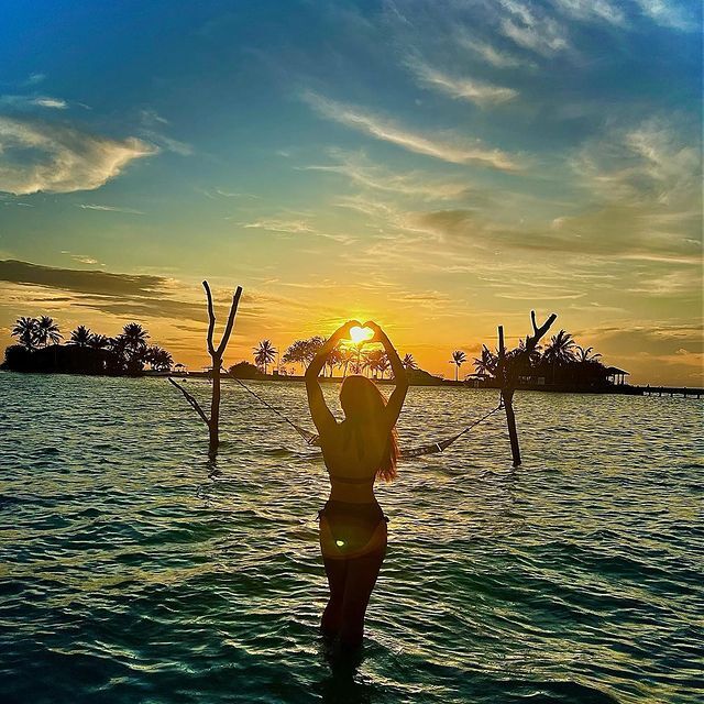 കറുപ്പില്‍ ഗ്ലാമറായി റായ് ലക്ഷ്മി; നടിയുടെ മാലിദ്വീപ് ചിത്രങ്ങള്‍ ഏറ്റെടുത്ത് ആരാധകര്‍