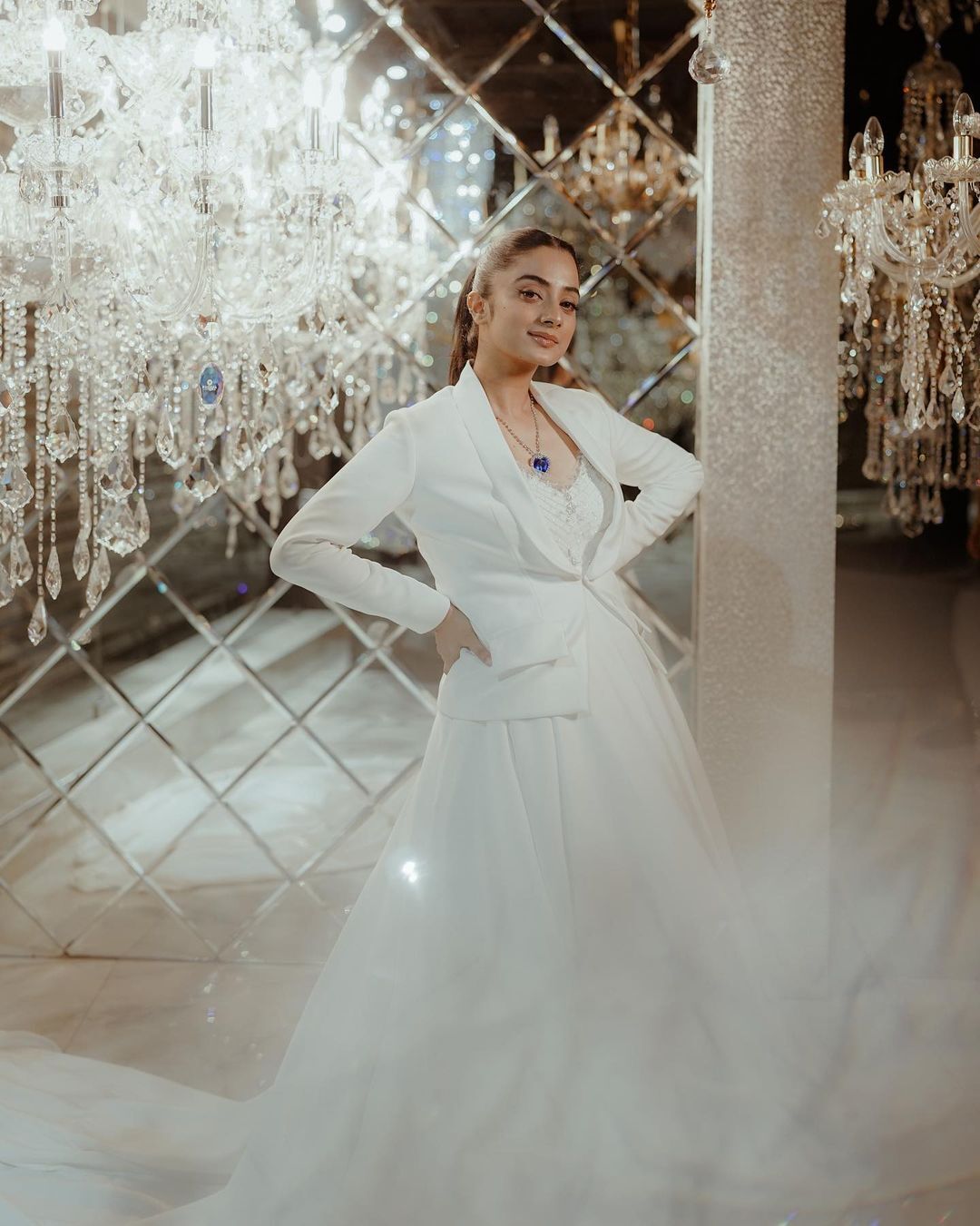  നമിത എങ്ങനെ സാധിക്കുന്നു ഇത്? സ്റ്റൈലിഷ് ആയി നടി..വൈറൽ ചിത്രങ്ങൾ 