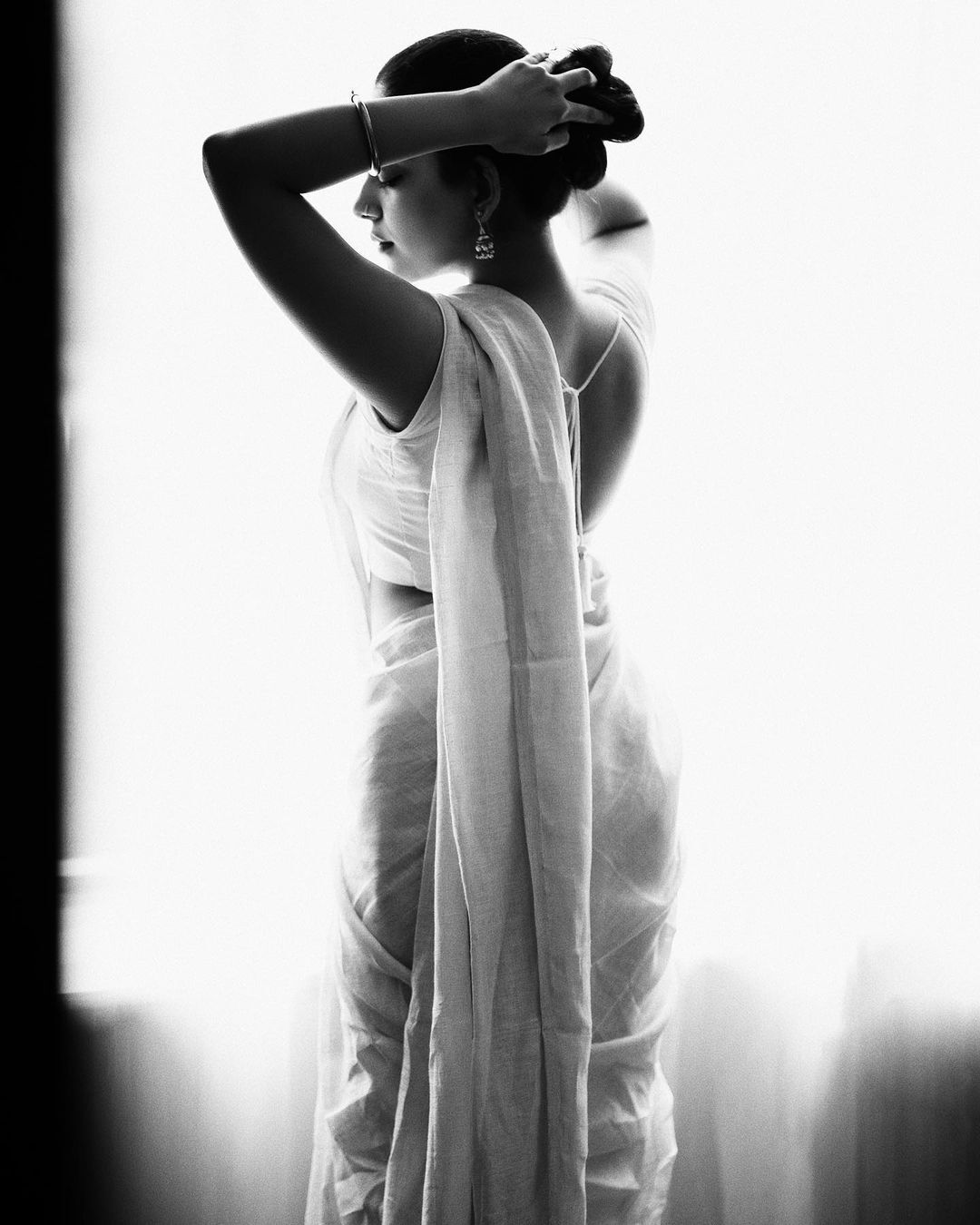   ഹോട്ടാണ്,കിടിലൻ ലുക്കും..നടി അഹാന കൃഷ്ണയുടെ പുതിയ ഫോട്ടോകൾ വൈറൽ