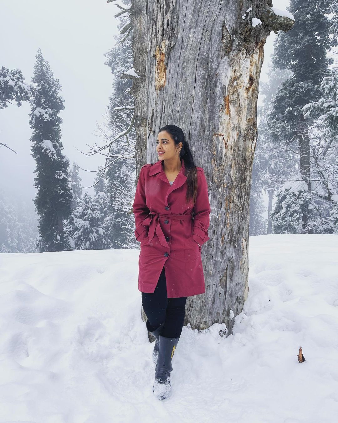 ക്യൂട്ട് ലുക്കില്‍ ഐശ്വര്യ രാജേഷ്; നടിയുടെ പുതിയ വൈറല്‍ ചിത്രങ്ങള്‍ കാണാം