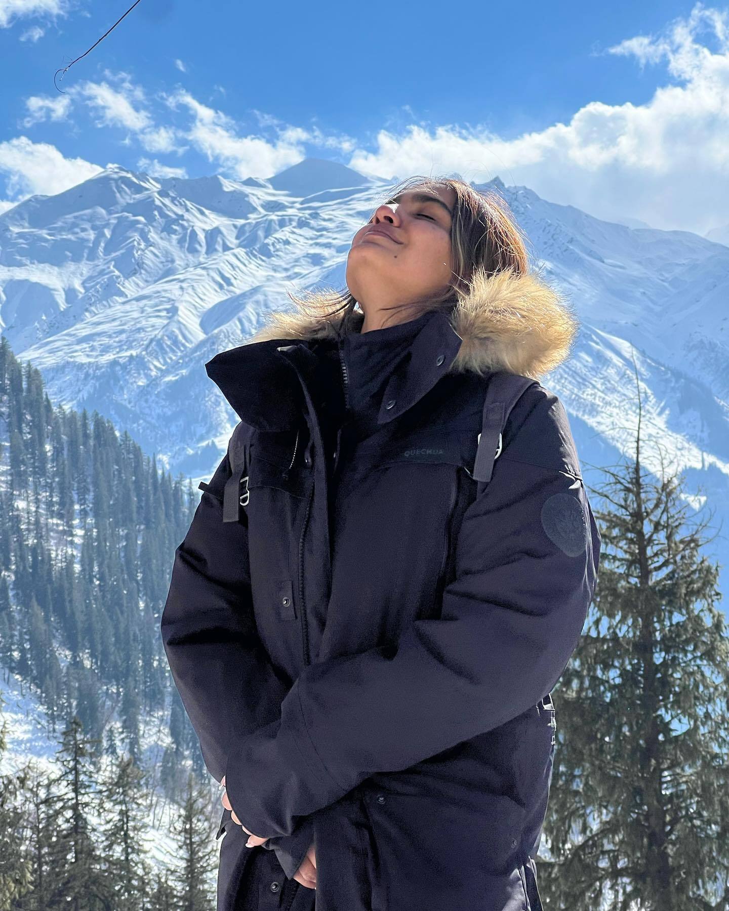 പ്രയാഗ മാര്‍ട്ടിനല്ല; സാരിയില്‍ സൂപ്പര്‍ ലുക്കില്‍ സാനിയ ഇയ്യപ്പന്‍, നടിയുടെ അടിപൊളി ചിത്രങ്ങള്‍