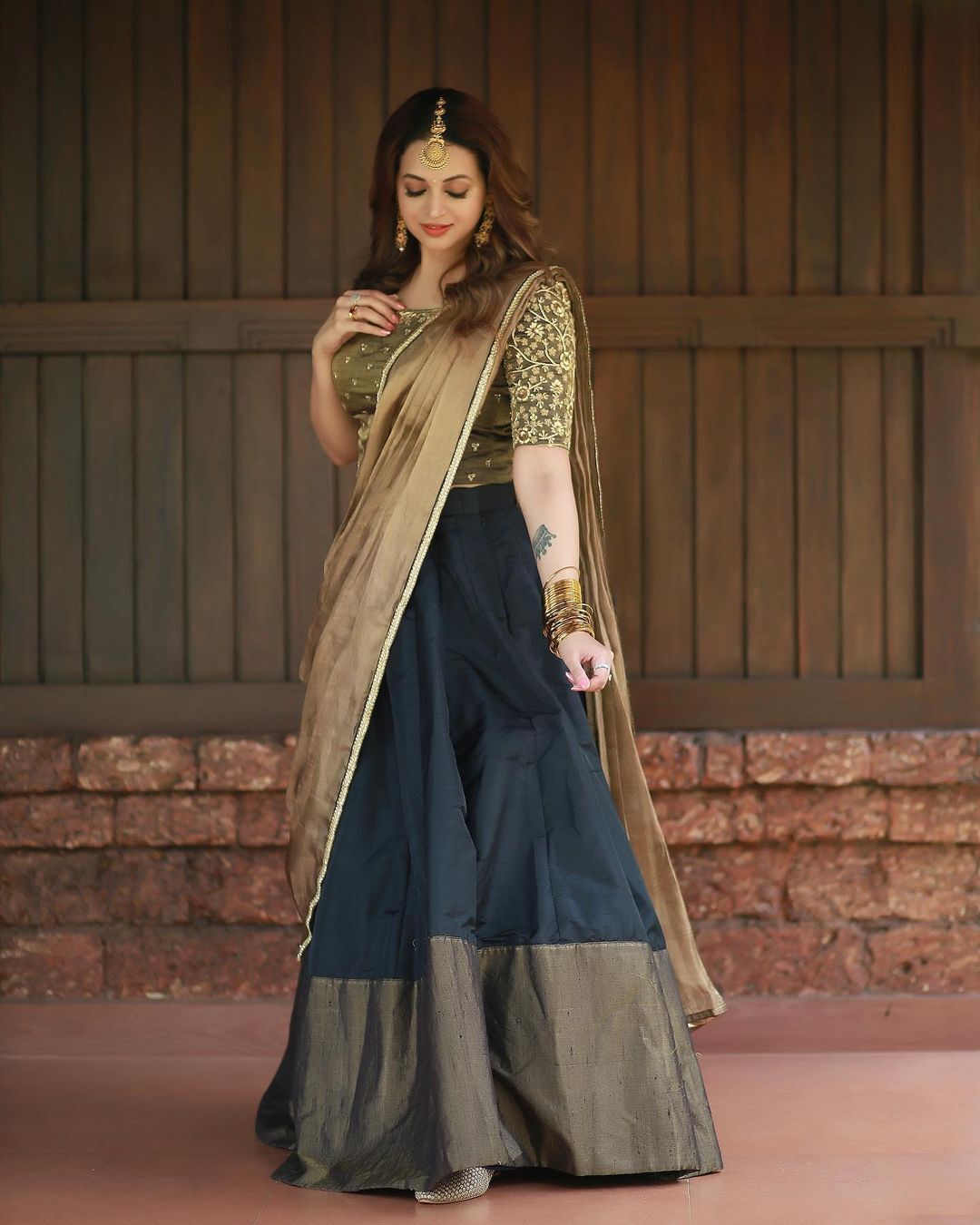 പൊന്നിനല്ലല്ലോ, പൊന്‍തിളക്കം ഭാവനയ്ക്കല്ലേ: ആരാധകരേറ്റെടുത്ത പുതിയ ദൃശ്യങ്ങള്‍