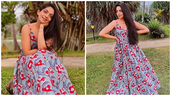 തെങ്ങിന്‍ത്തോപ്പില്‍ മാക്‌സി ധരിച്ച് അഹാന; വ്യത്യസ്ത ലുക്ക്... കാണാം ചിത്രങ്ങള്‍