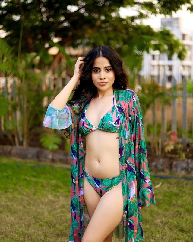 Ayol erkakka uning iflos külotlarini hidlashiga imkon beradi Anal Kama Sutra fotosuratlari