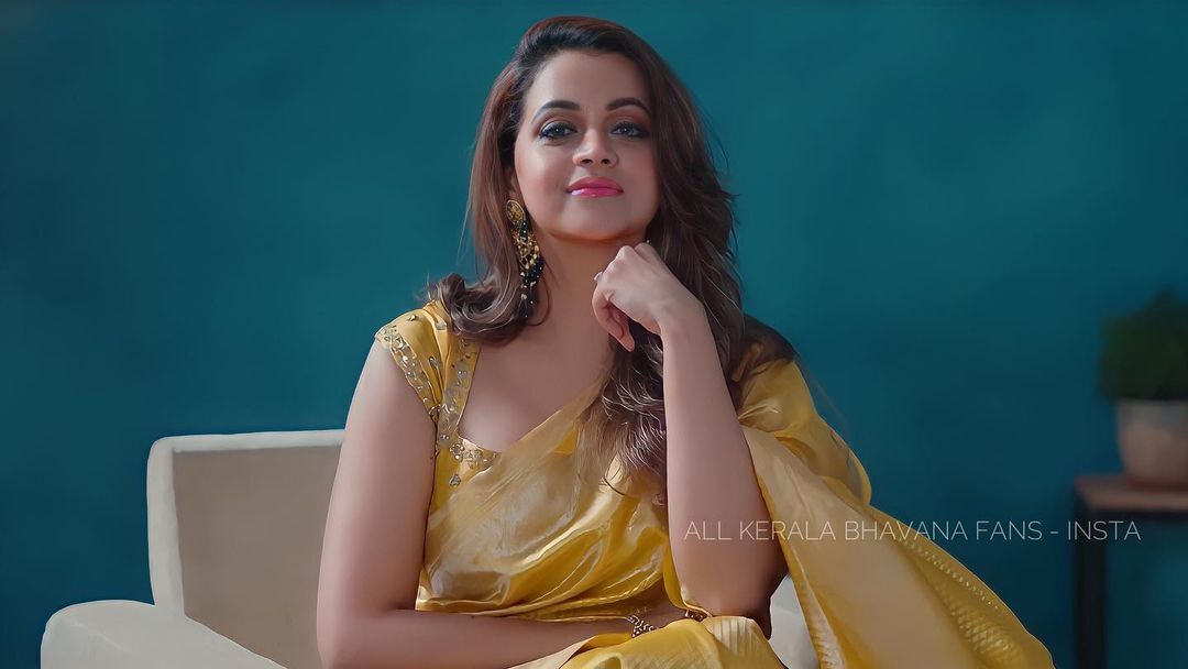  'പൊന്നു ഭാവന ഇങ്ങനെ ചിരിക്കല്ലേ'...ഭാവനയുടെ കിടിലൻ ഫോട്ടോകൾ..ഏറ്റെടുത്ത് ആരാധകർ