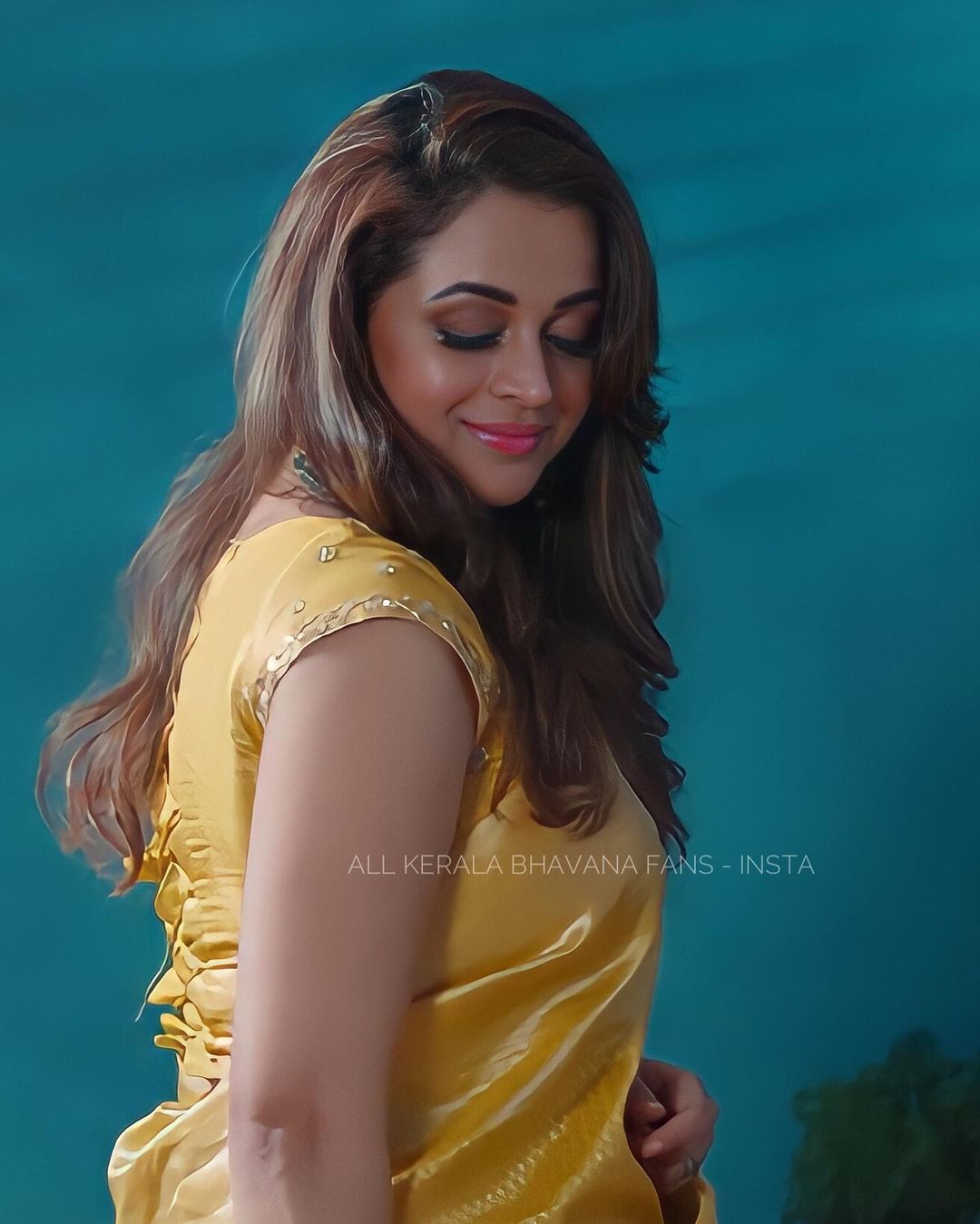  'പൊന്നു ഭാവന ഇങ്ങനെ ചിരിക്കല്ലേ'...ഭാവനയുടെ കിടിലൻ ഫോട്ടോകൾ..ഏറ്റെടുത്ത് ആരാധകർ
