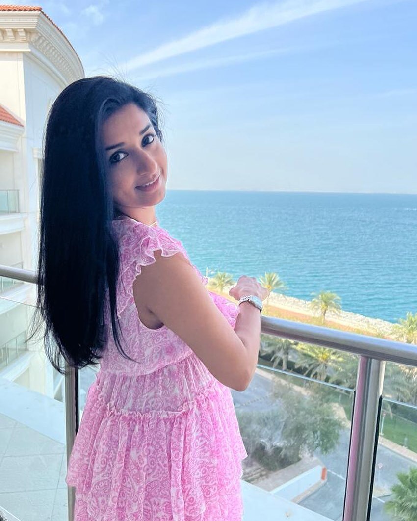  'വീണ്ടും ഹോട്ട് ലുക്കിൽ ഞെട്ടിച്ച് മീരാ ജാസ്മിൻ'...നടിയുടെ കിടിലൻ ഫോട്ടോകൾ.. വൈറൽ