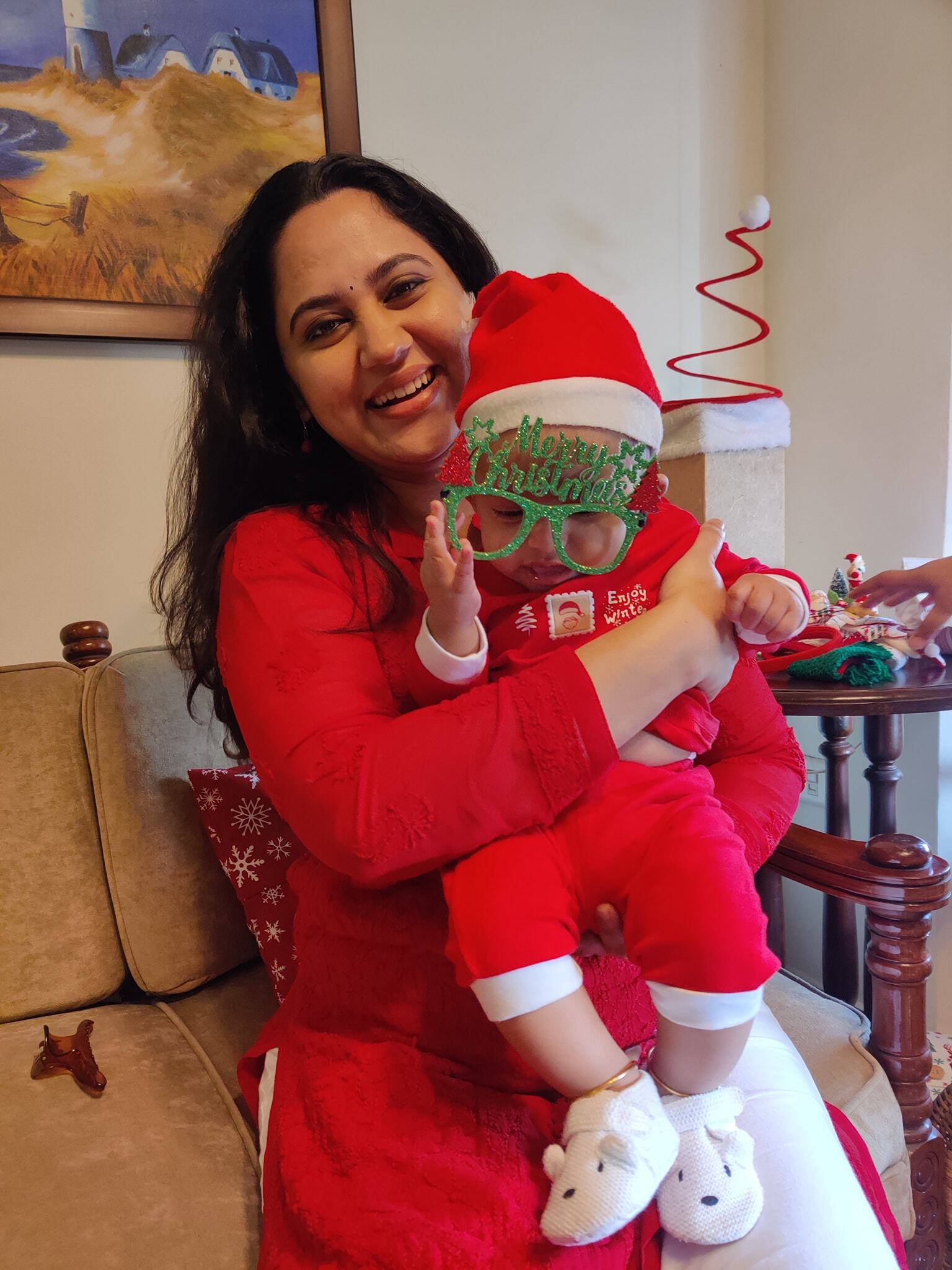 ഡ്രസ്സില്‍ അല്ല കാര്യം; ആ ക്യൂട്ട് ചിരിയിലാണ്... അടിപൊളി ചിത്രവുമായി നടി മിയ ജോര്‍ജ്