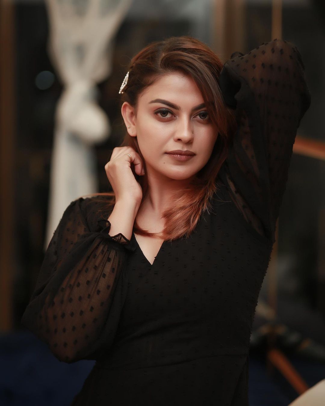  സാരിയുടെ ആരാധിക അനുശ്രീ:  അപ്പോൾ ആരാധകർ ഈ ലുക്കിൽ ലൈക്ക് അടിക്കില്ലേ?; നല്ല കിടിലൻ ചിത്രങ്ങൾ 