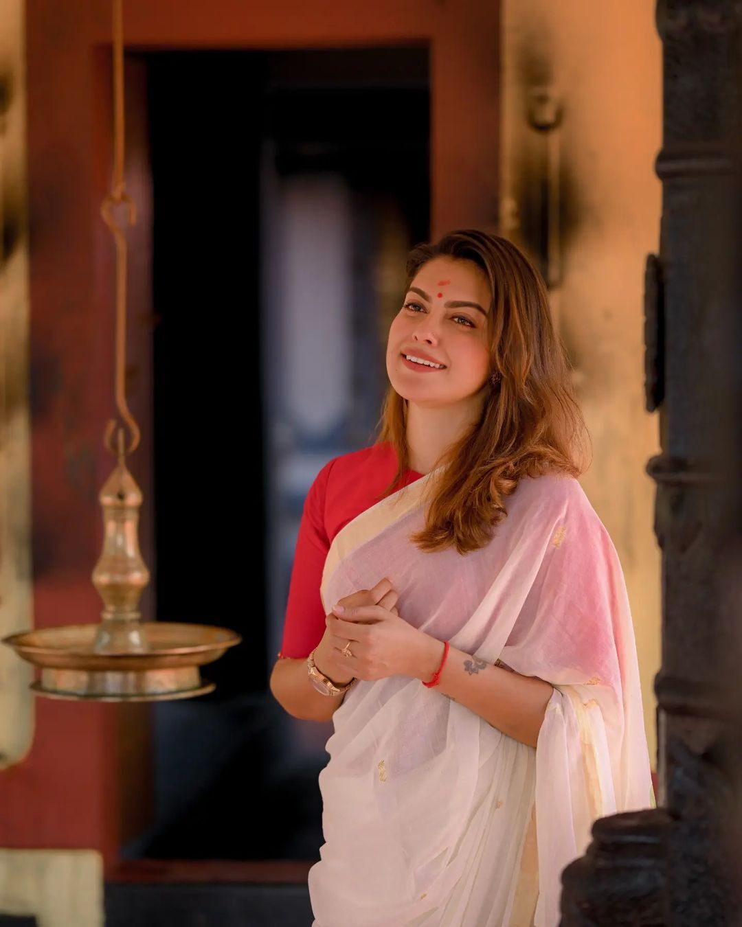  സാരിയുടെ ആരാധിക അനുശ്രീ:  അപ്പോൾ ആരാധകർ ഈ ലുക്കിൽ ലൈക്ക് അടിക്കില്ലേ?; നല്ല കിടിലൻ ചിത്രങ്ങൾ 