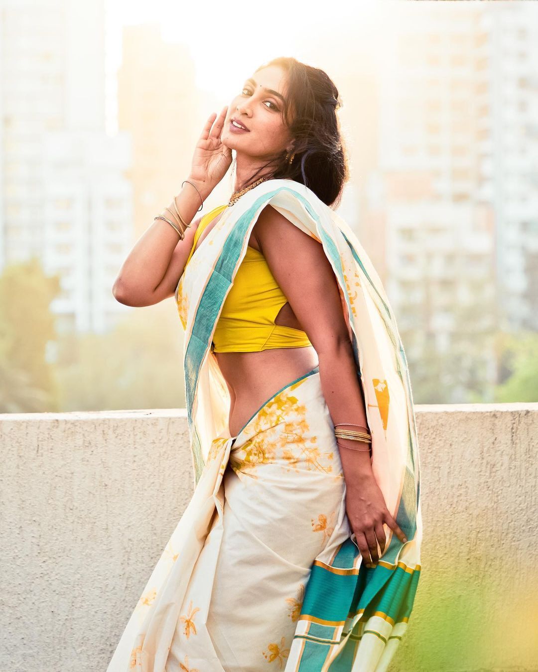 ഷീ ഈസ് നൈസ്; ദീപ്തി സതിയാണ് ബാക്കി പറയാൻ വയ്യ; വൈറൽ ചിത്രങ്ങൾ ഏറ്റെടുത്ത് ഫാൻസ് പിള്ളേർ