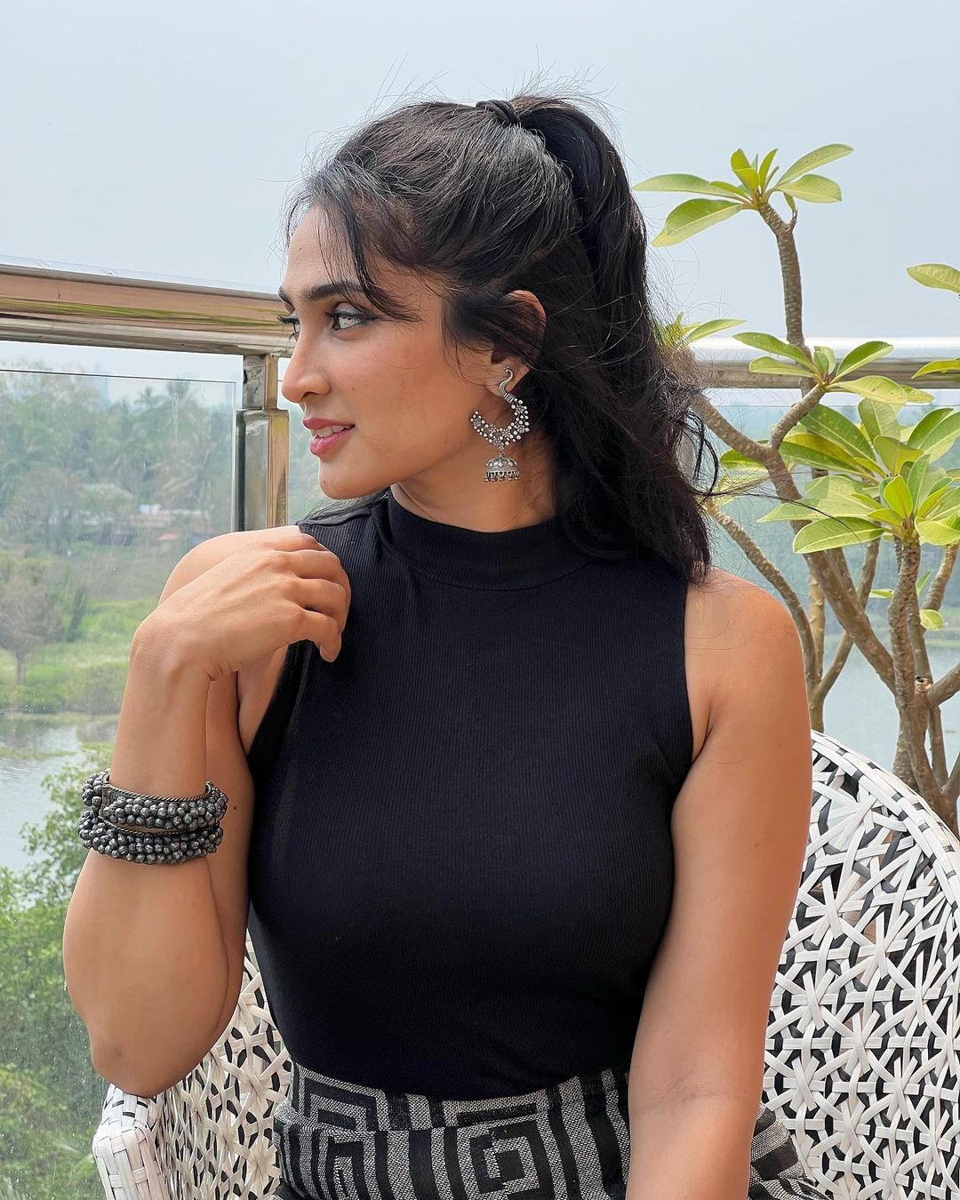 ഷീ ഈസ് നൈസ്; ദീപ്തി സതിയാണ് ബാക്കി പറയാൻ വയ്യ; വൈറൽ ചിത്രങ്ങൾ ഏറ്റെടുത്ത് ഫാൻസ് പിള്ളേർ