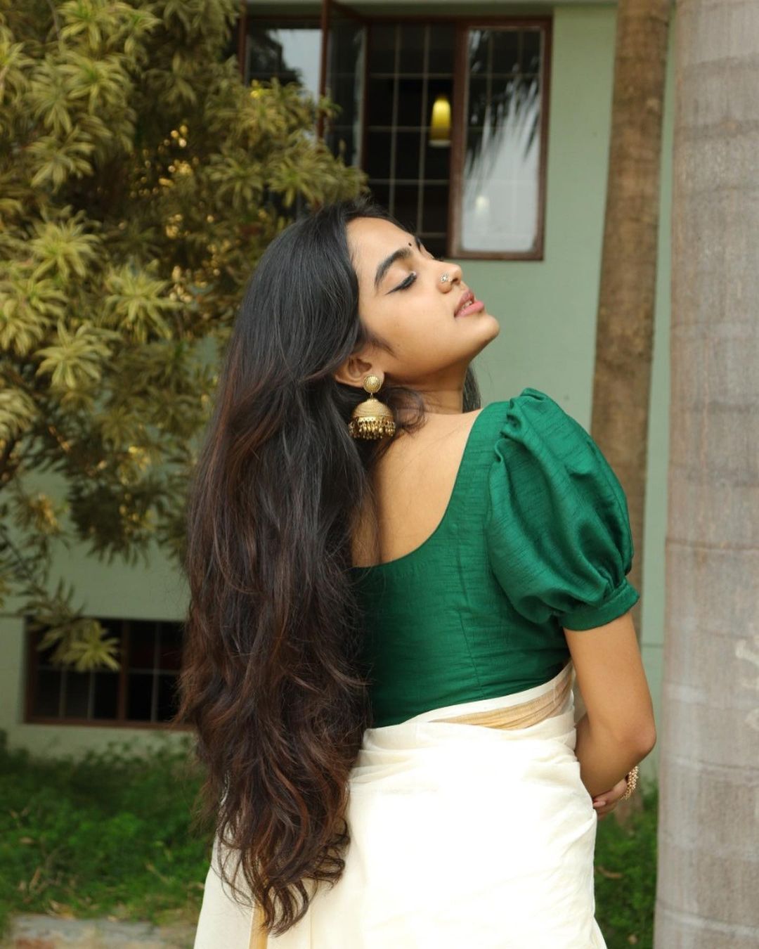 സാരിയില്‍ അതീവ സുന്ദരിയായി ദേവിക സഞ്ജയ്