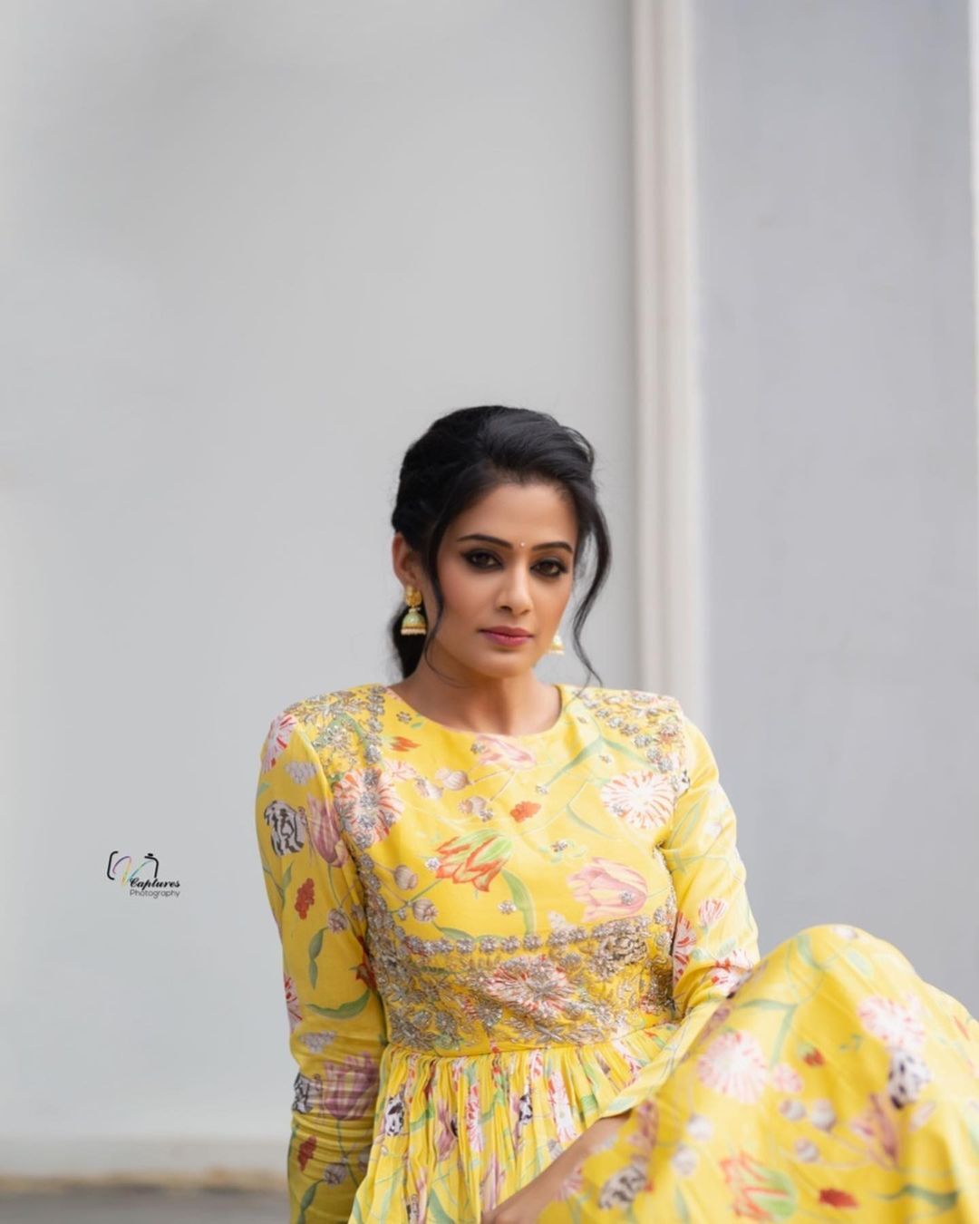 ആറ്റിറ്റിയൂഡ്... ആറ്റിറ്റിയൂഡ്; പ്രിയാമണിയുടെ പുത്തന്‍ ചിത്രങ്ങള്‍ കണ്ടോ